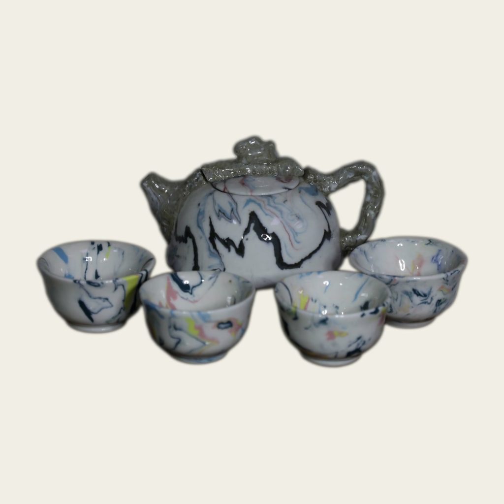 Teapot & Cups — Multicolour